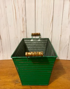 Poubelle en métal galvanisé vert, durable, pour la maison, le jardin, le bureau, la terrasse extérieure et les espaces publics, fabriquée en Inde - Product Image 3