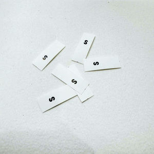 ผ้าซาตินผ้าคอตตอนเนื้อนุ่มสีขาวพิมพ์ฉลากบนเสื้อผ้าเป็นมิตรกับสิ่งแวดล้อมออกแบบได้ตามต้องการสำหรับซักป้ายและเสื้อผ้า - Product Image 1