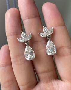 Élégantes boucles d'oreilles pendantes en forme de goutte d'eau avec diamants en or blanc massif, diamants CVD HPHT créés en laboratoire, motif fleur marquise, fermoir poussoir, pour soirée - Product Image 1