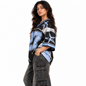 Maillot de football en mesh noir et bleu à imprimé étoiles pour femme, col en V oversize, avec numéro imprimé, style streetwear, logo personnalisé, commande en gros - Product Image 3
