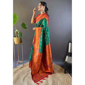 ผ้าไหมมาห์ราชตรีอันดับต้นๆ สีเขียวผสมแดง ลายมีนาคารี ยีโอล่า ไพธานี ซารี ผ้าไหมทอมือ ประดับด้วยดิ้นทอง  ชุดราตรีสุดหรู - Product Image 1