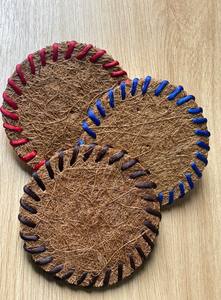 Posavasos de coco hechos a mano a granel, posavasos de fibra de coco absorbentes resistentes al calor listos para enviar desde Vietnam - Product Image 3