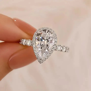Bague de fiançailles en moissanite taille poire 925 avec halo, bague de voyage en argent sterling plaqué or blanc, bague en diamant fin pour femme. - Product Image 4