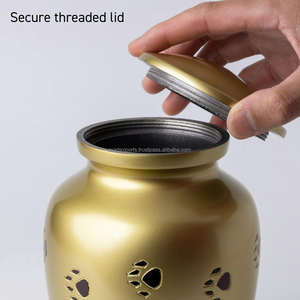 Urne pour animaux de compagnie en laiton gravée sur mesure porte-cendres de crémation en métal élégant couvercle sécurisé en forme de coeur décoration adulte utilisation funéraire - Product Image 2