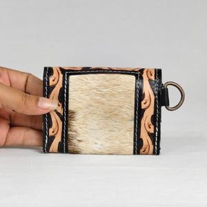 Tarjetero de Cuero Genuino Hecho a Mano con Estampado de Dibujos Animados, Cierre a Presión Estilo Vintage, Cartera Corta Unisex - Product Image 3