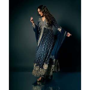 Vestido Lehenga Choli de Seda Azul de Diseñador con Dupatta, Talla M, Estilo para Fiestas - Product Image 2