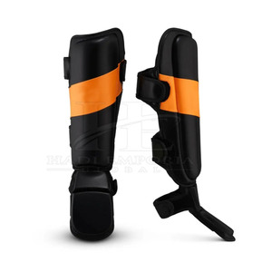 Protège-tibias pour hommes : Confort optimal, design léger, construction durable pour l'entraînement quotidien, forme flexible et facile à porter - Product Image 6