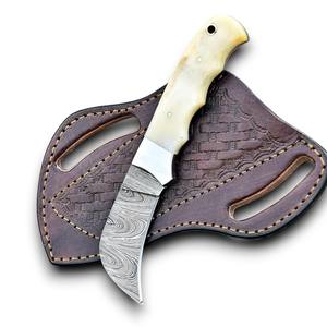 Nouveau design Couteau fixe de chasse et de camping en plein air, forgé à la main, en acier Damas, avec bord biseauté, manche en os de chameau, style bec d'oiseau/falaise. - Product Image 1