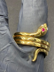 Anillo de Serpiente Enrollada en Oro Amarillo de 14K con Rubí, Anillo de Joyería con Serpiente, Anillo con Diamante Creado en Laboratorio con Certificado IGI - Product Image 2