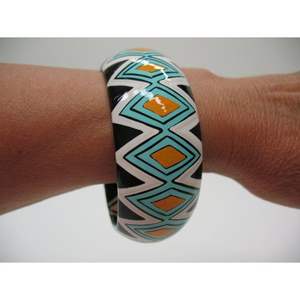 Bijoux ethniques artisanaux colorés - Collection de mode féminine Bracelets en bambou et en bois peints par des artisans - Product Image 2