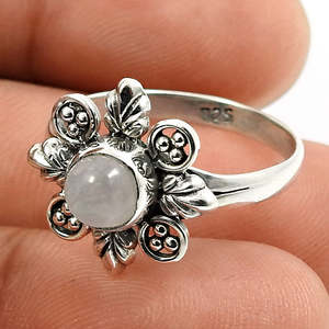 Bague classique pour femme en argent sterling 925 avec serti clos, pierre de lune arc-en-ciel taille ronde, bijoux bohèmes faits à la main - Product Image 2