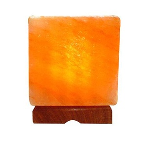 Lámpara de Sal del Himalaya Rosa Tallada en Forma de Cubo, Estilo Amor, Ecológica, Decoración - Sian Enterprises - Product Image 3