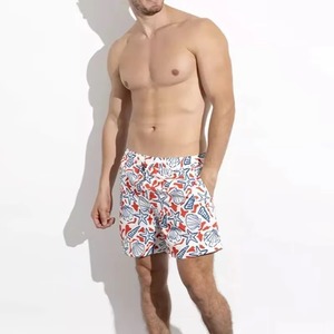 Shorts de plage pour hommes imprimés par sublimation de qualité supérieure, résistants à la décoloration, séchage rapide, avec doublure intérieure douce - Product Image 2