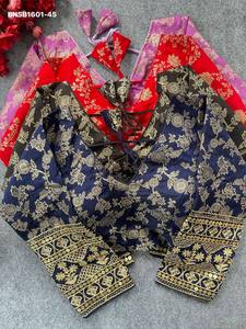 Blusa de excelente calidad en seda Dola con trabajo de tejido Zari y bordado en el borde ancho de las mangas y cuello en V acolchado a precio de mayorista. - Product Image 2