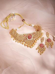Ensemble collier et boucles d'oreilles en acier inoxydable plaqué or, imitation perle, design géométrique pour femmes, bijoux de mariage classiques et élégants - Product Image 4