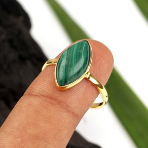 Bague en argent sterling 925 plaqué or micron, sertie sur mesure, design unique malachite marquise 8x16mm, vente en gros - Product Image 1