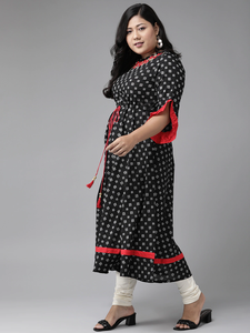 Robe Anarkali Kurta en coton cambriqué noir brodé à motifs géométriques, taille plus, col bateau, manches courtes, pour femmes, à porter au quotidien - Product Image 2
