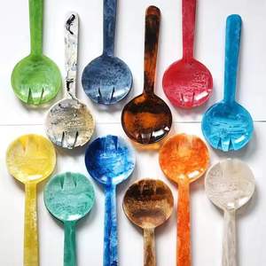 Elegante Juego de Cucharas para Ensalada de Resina con Acabado de Mármol, Material No Tóxico y Seguro para Alimentos, Perfecto para Fiestas, Buffets y Uso Diario - Product Image 2