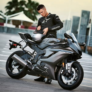 Motocicleta Supersport con Carrocería Aerodinámica para Y-amaha YZF R6 600cc Usada, Alta Velocidad, Carreras y Control de Estabilidad - Product Image 1