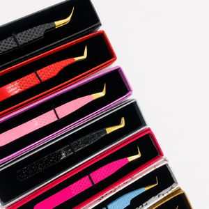 Pince à épiler colorée en acier inoxydable avec boîte, pointe inclinée, écologique, durable, design moderne pour les artistes professionnels en extensions de cils - Product Image 4