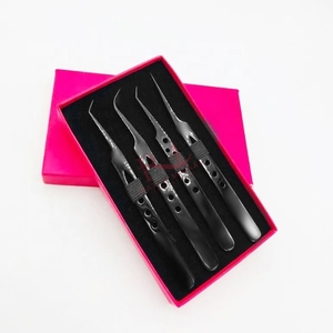 กล่องใส่แหนบสีชมพูเข้ม 4 ชิ้น ชุดแหนบต่อขนตา 4 แบบ ปลายแหนบเคลือบพลาสม่าสีดำ - Product Image 1
