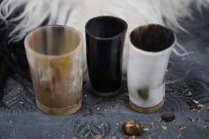 Mug à boire artisanal en corne de buffle naturelle, verre à bière vintage rustique réutilisable pour les cocktails - Product Image 3