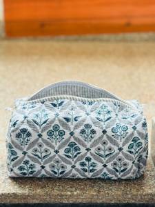 <b>Quilted</b> Cotton Water Resistant Cosmetic <b>Bag</b> Large Size Zipper Closure Soft Handle Vintage Style Portable Travel <b>Makeup</b> Pouch - Product Image 3