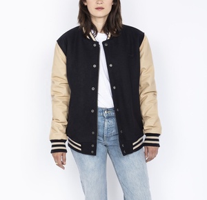 Chaqueta Varsity de Lana para Mujer al por Mayor con Mangas Largas, Transpirable, Tejida, Bordada, Ecológica y Mangas Desmontables - Product Image 4