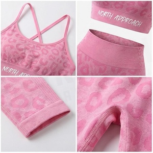 Conjunto de Yoga de 2 Piezas North Approach, Estampado de Leopardo Rosa, Tirantes Cruzados, Leggings de Cintura Alta, Ropa Deportiva Transpirable - Product Image 4