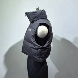 Chaleco Acolchado Personalizado en Negro, Azul Claro y Gris para Hombre, Ropa de Calle con Protección Contra el Viento y Cierre de Cremallera - Product Image 3