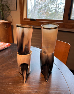 Corne à boire écologique d'inspiration vintage Style animal poli Culture européenne inspirée de l'artisanat naturel décoratif - Product Image 1