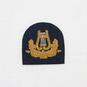 Nouvel Arrivage Faible MOQ Meilleur Design Badges Brodés en Fil Métallique avec Logo Personnalisé Épingle de Sûreté Options Personnalisables Service OEM Prix - Product Image 5