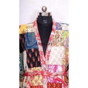 Nuevo Kimono Vintage de Seda con Parches Kantha, Bata Reciclada con Cinturón, Ropa de Dormir para Mujer - Product Image 4