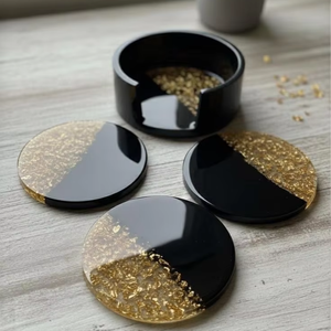 จานรองแก้วเรซิ่นทรงกลมหลากสีแบบคลาสสิกเป็นมิตรกับสิ่งแวดล้อมพร้อมขอบสีทองสำหรับขายส่ง - Product Image 1