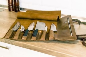Étui de rangement pour couteaux de chef en cuir véritable robuste, protection anti-odeur, design personnalisé pour les voyages culinaires LSKR-0053 - Product Image 5