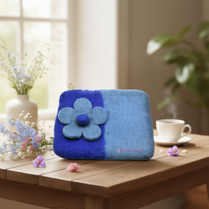 Pochette pour femme bleue à fleurs avec accessoires - Product Image 3