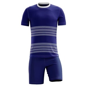 Ensemble de maillot de football rayé bleu pour homme avec short, en polyester respirant, col rond, manches courtes, coupe athlétique, impression sublimée - Product Image 1