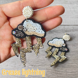 Pendientes Colgantes Bohemios con Patrón Floral de Cuentas de Colores, Diseño Artesanal de Helado, Arcoíris, Paraguas, Nube y Rayo - Product Image 3