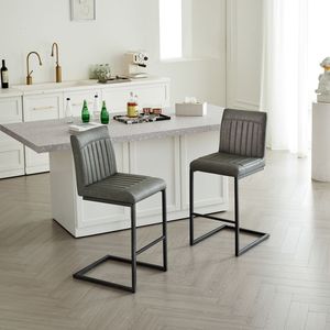 Sgabello da Bar in Ecopelle Grigia con Robusta Struttura in Metallo Nero, Altezza da Bancone, Kit Poggiapiedi, Schienale Trapuntato Verticale - Product Image 3