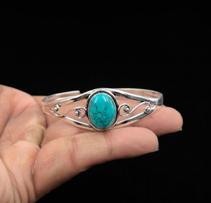 Bracelet manchette ajustable vintage en argent turquoise avec pierre précieuse ovale sertie clos, idéal pour femme, cadeau, fête, fiançailles - Product Image 1