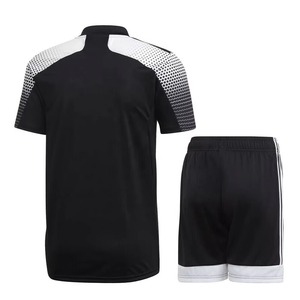 Ensemble d'uniformes de football confortables, maillot et short de football personnalisés, vêtements de sport respirants et légers pour hommes et femmes - Product Image 3