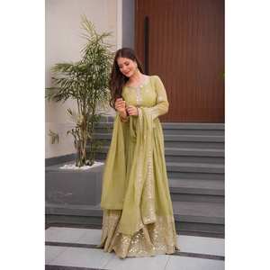 Robes de soirée de créateur Robe de soirée avec aspect élégant Dupatta - Product Image 6