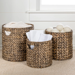 Cestas de mimbre de jacinto de agua tejidas a mano para almacenamiento con asas para baño, dormitorio, sala de estar, de Vietnam. - Product Image 4