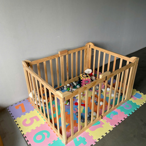 Parc d'activités pour bébé en bois, taille et forme réglables, parc de jeu portable, clôture de jeu pour bébé avec porte pour usage intérieur - Product Image 3