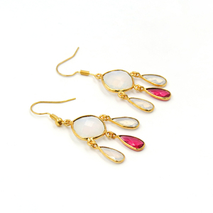 ต่างหูห้อยประดับดอกไม้โบฮีเมียนประดับพลอยโอปอลสีชมพูบานเย็น |   เครื่องประดับทองเหลืองชุบทอง 18K ประดับเพชรแบบแฮนด์เมด - Product Image 2