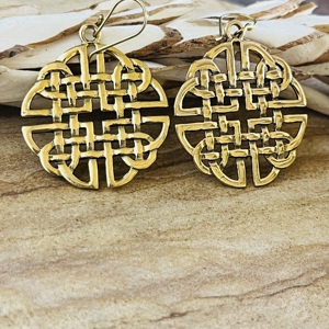 Boucles d'oreilles pendantes Primum Look Design Nœud Celtique, Bijoux Bohème Tendance en Laiton pour Femme, Finition Laiton Antique, Goutte Géométrique Creuse - Product Image 1