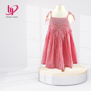 ชุดเดรสเด็กผู้หญิงปักลายโลโก้ตามสั่ง ผ้าฝ้ายลายตาราง สายเดี่ยว ผลิตจากเวียดนาม - Product Image 1