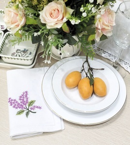 Serviettes en tissu personnalisées en gros, broderie fleur de lavande, serviettes de table en coton, serviettes de table à ourlet festonné, durables pour la maison, les mariages et les événements - Product Image 6