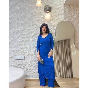 Beau haut et bas avec broderie en fil Taille XL - Product Image 1