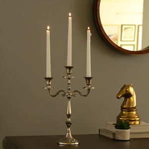 Candelabro de Aluminio con Acabado Antiguo Elegante, de 3 Brazos, Decorativo, para Mesa, Hecho a Mano, Ecológico, para Navidad, Hogar, Bodas - Product Image 1